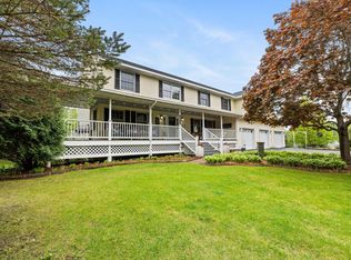 31789 Lakeway Dr NE, Cambridge, MN 55008