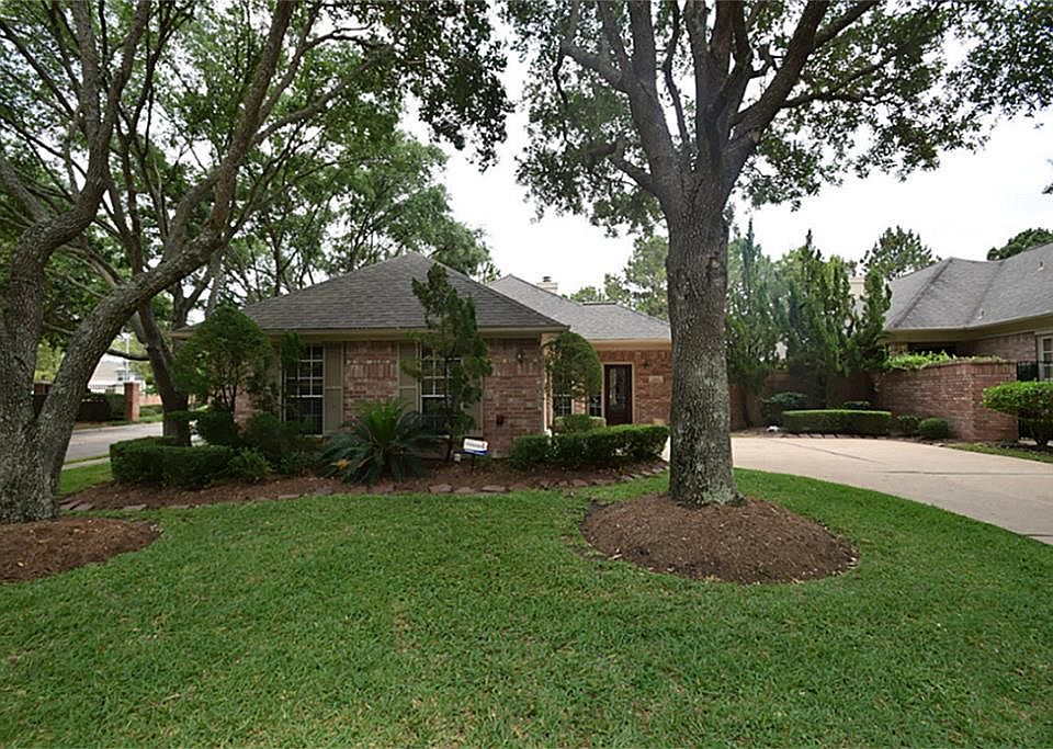 1st image of 2703 Kittansett Cir