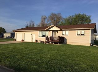 10 Davis St N, Burlington, ND 58722