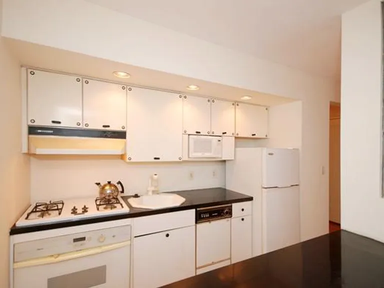 150 Beaconsfield Rd #1 — Photo 2