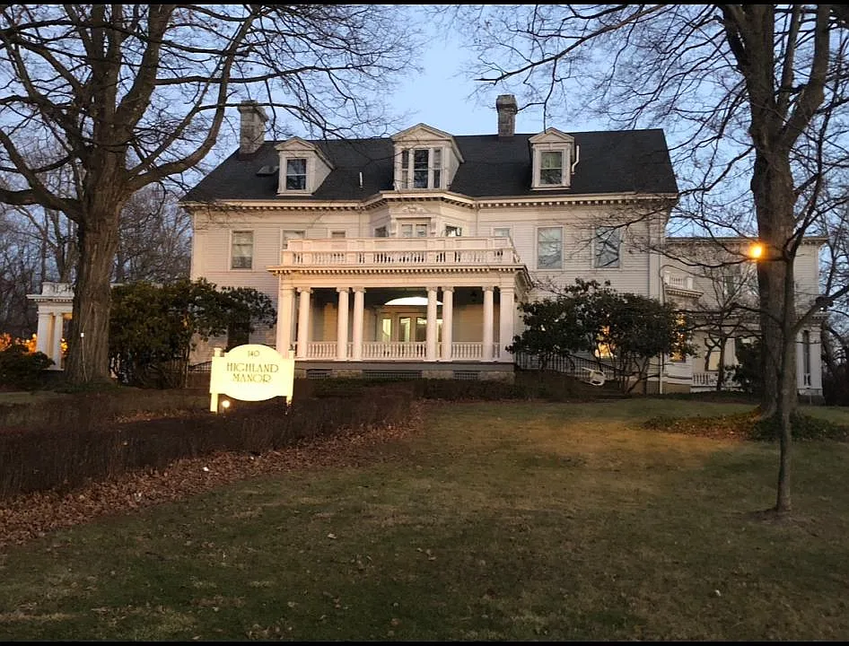 140 Highland Ave #10