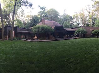 4405 W Maple Rd, Bloomfield Hills, MI 48301