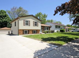 2712 W Vermont Ave, Waukegan, IL
