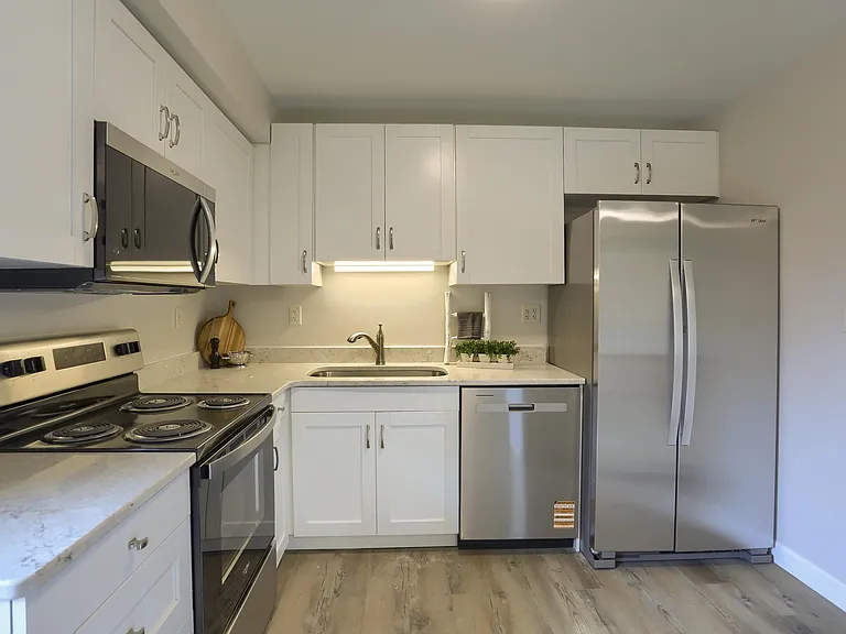 Briarcrest Gardens Apartments & Townhomes — Photo 37