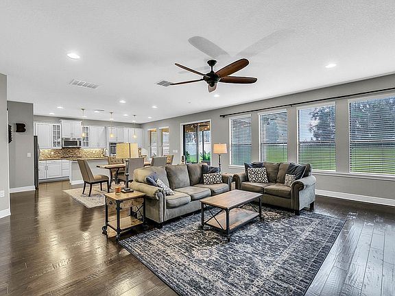 3rd image of 3964 Longbow Dr