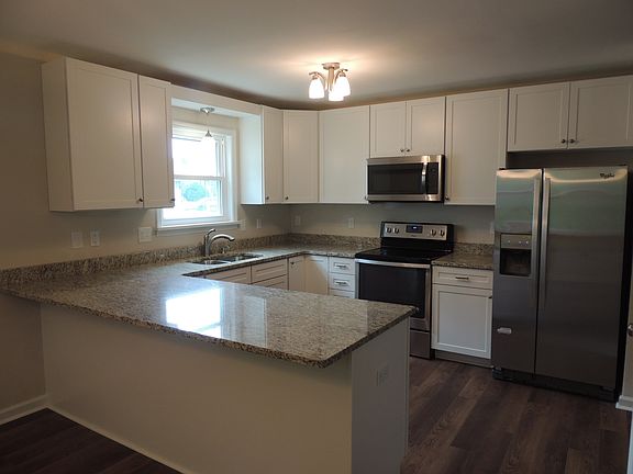 2nd image of 2914 Mandy Ln