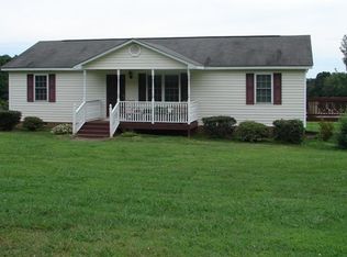 1808 Oakleigh Ave, Appomattox, VA 24522