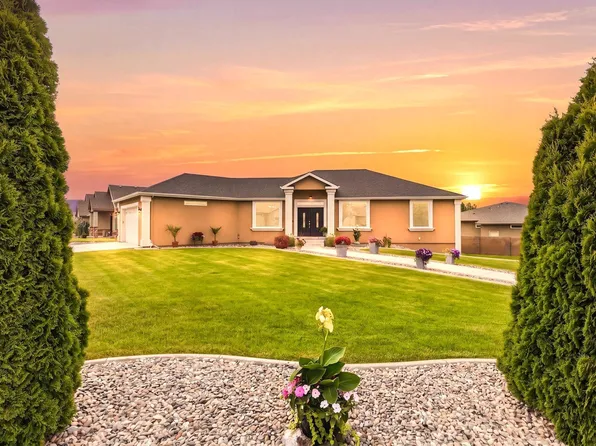 662 S Hawaii Pl, Kennewick, WA 99336