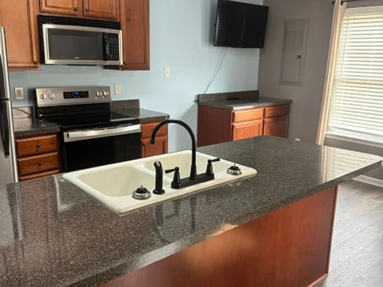 33 Catherine Ct — Photo 4