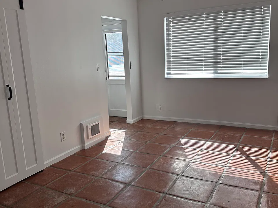 731-33 Venice Ct #731