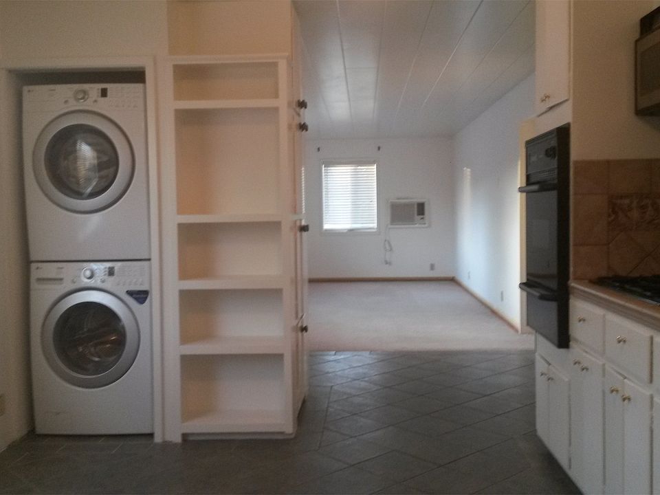 2nd image of 905 Cecelia Dr