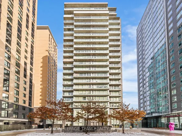 111 Champagne Ave S #1110, Ottawa, ON K1S 5V3