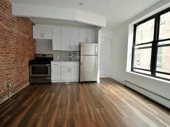 1019 Southern Boulevard image 1 of 3