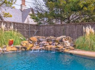 1819 Drury Ln, Nichols Hills, OK 73116