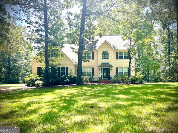 235 Strawberry Cir, Dublin, GA 31021
