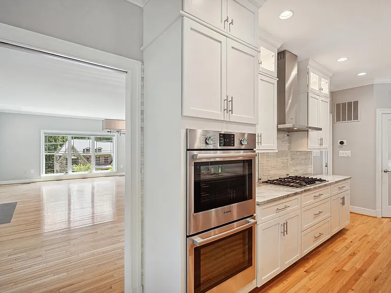 1530 Forest Villa Ln — Photo 23