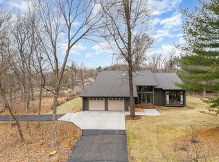 2460 Cardinal Dr, Red Wing, MN 55066