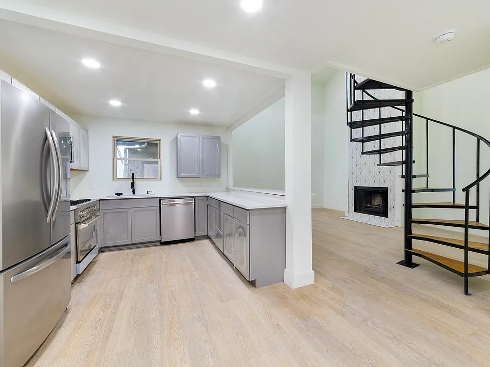 8807 Merion Cir