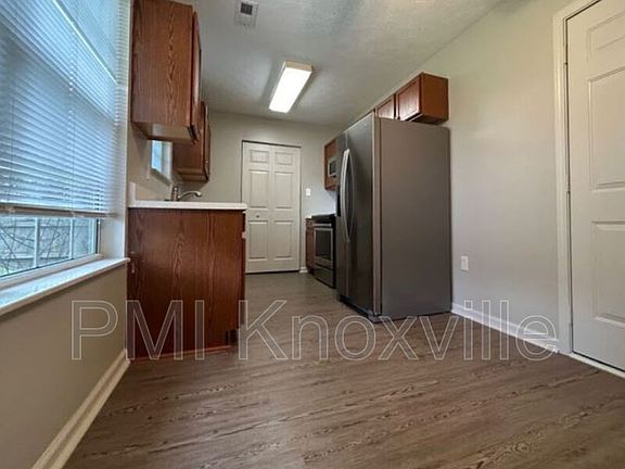 5th image of 1613 Romulus Ln