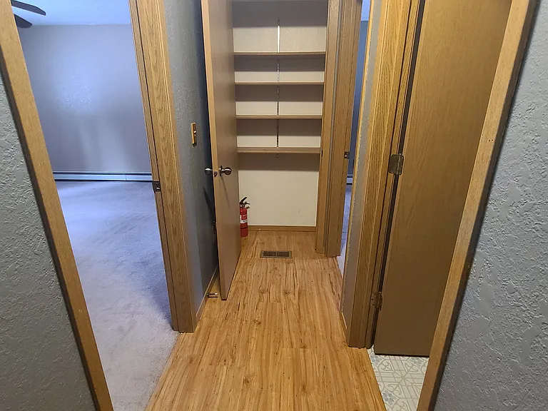 2787 Templeton St — Photo 14