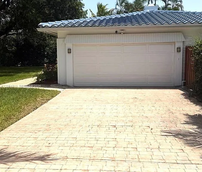 1529 Bayview Dr — Photo 25