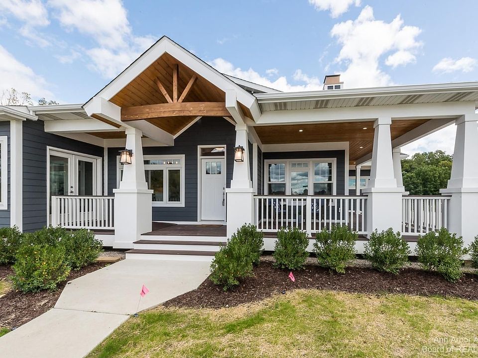 1st image of 605 Grosbeak Dr