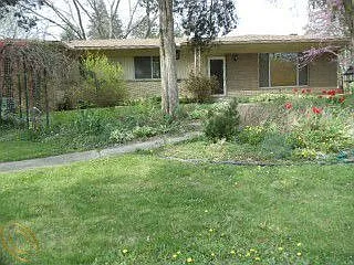 8714 Elizabeth Lake Rd photo 1