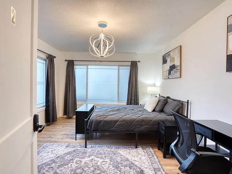 Fully furnished with bedding for an easy transition to your new home!
