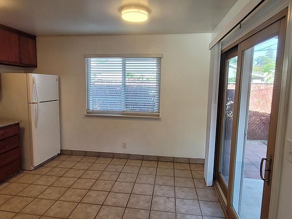5th image of 2074 W Bristol Ave #3