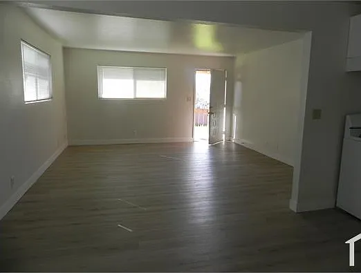 124 E Stanislaus St #202 — Photo 3