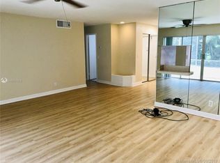 1000 NE 14th Ave APT 102, Hallandale Beach, FL 33009