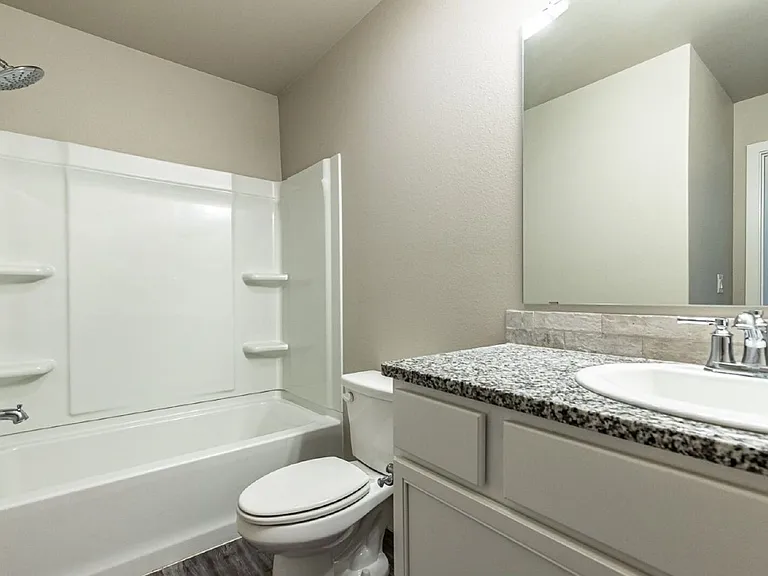 1901 Langford Ave #B — Photo 3