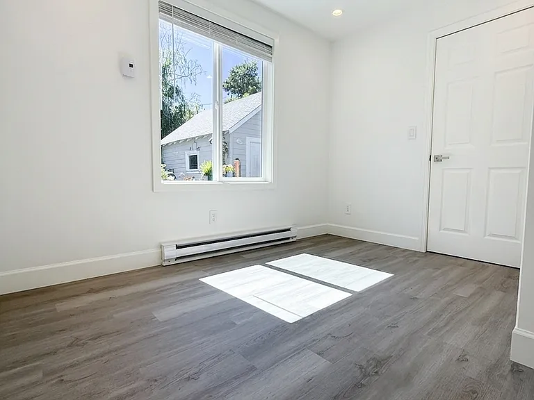 125 Willow Ave #C — Photo 18