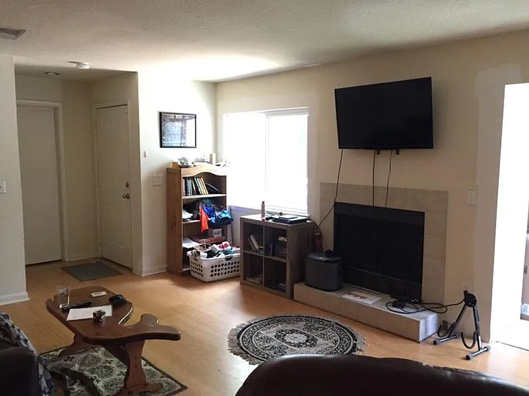 277 Alexandra Dr #7 — Photo 2
