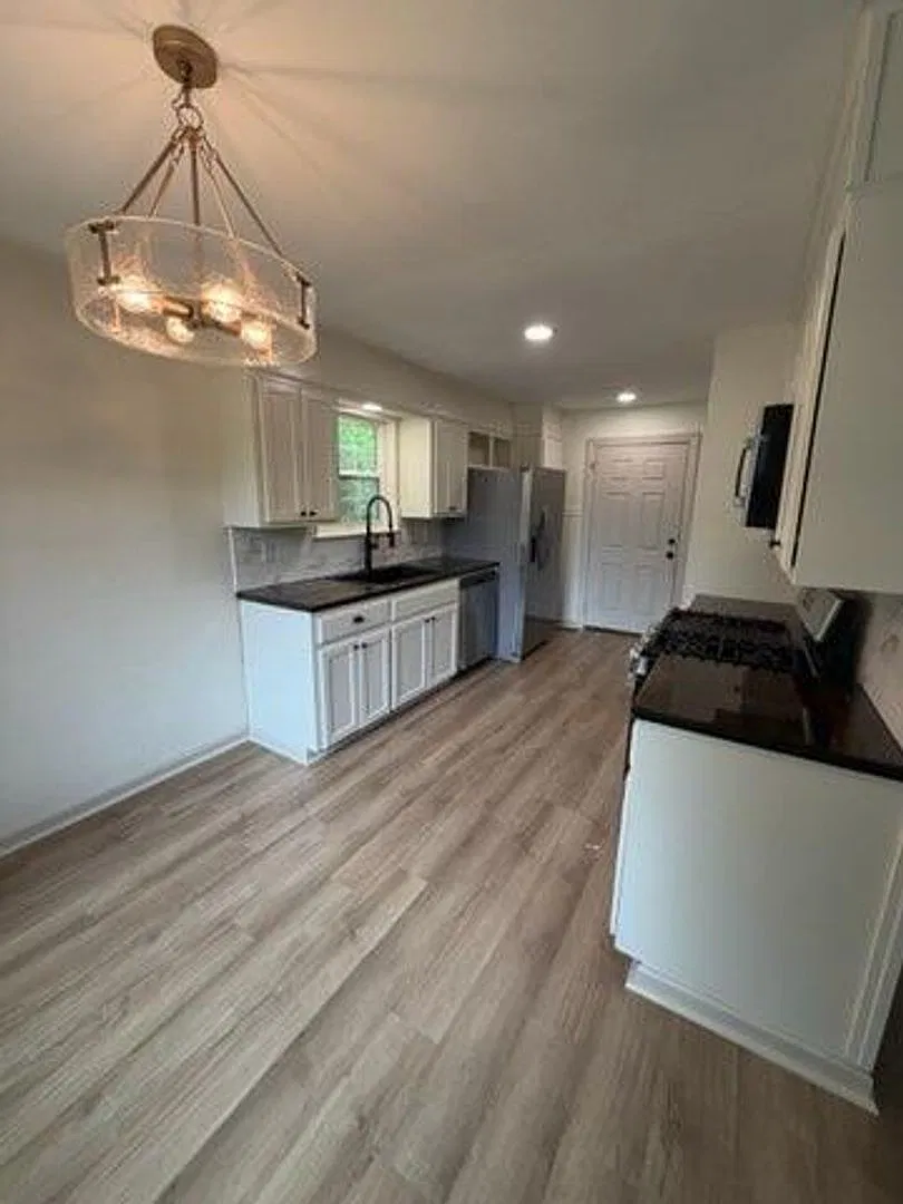 Great Home in Country Setting — Photo 4