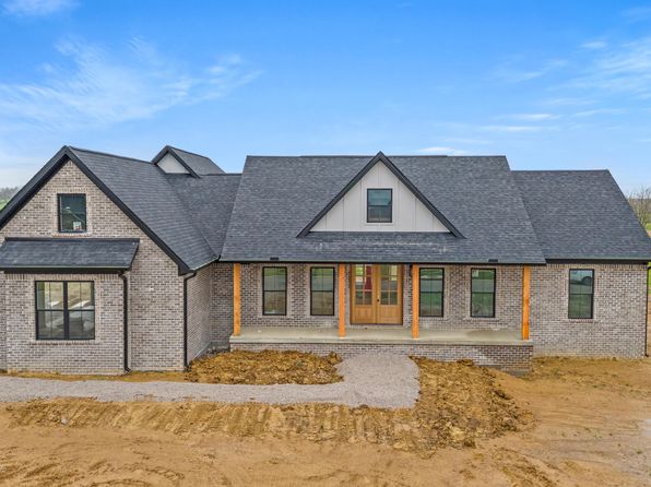 215 Berkley Hall Dr, Berea, KY 40403