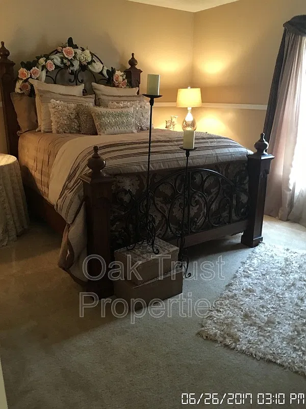 4 bed, 2.5 bath, 2150 sqft, $2,495 — Photo 4