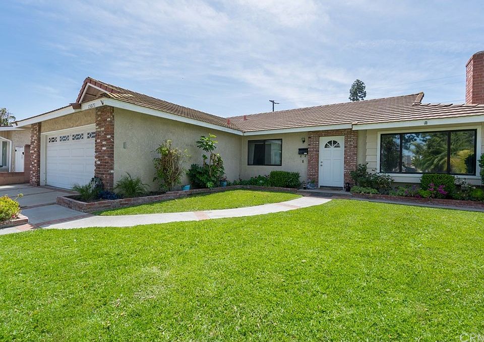 1st image of 15071 Sussex Cir