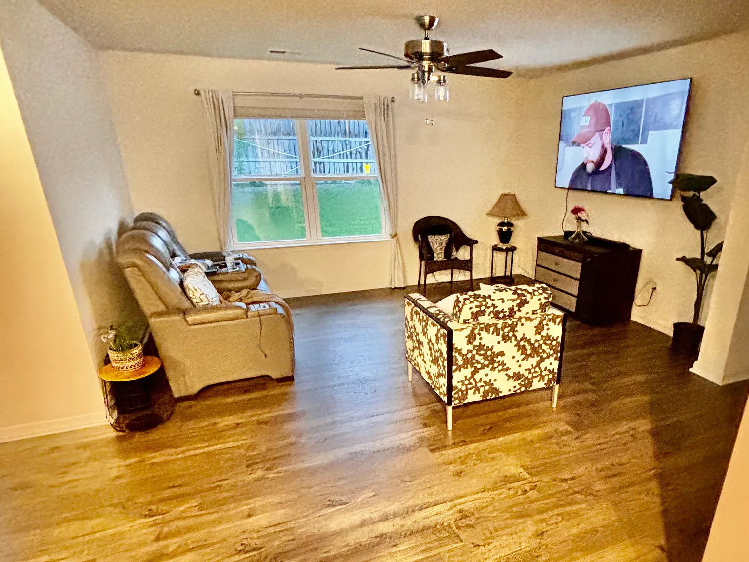 4 bed, 1774 sqft, $2,400 — Photo 3