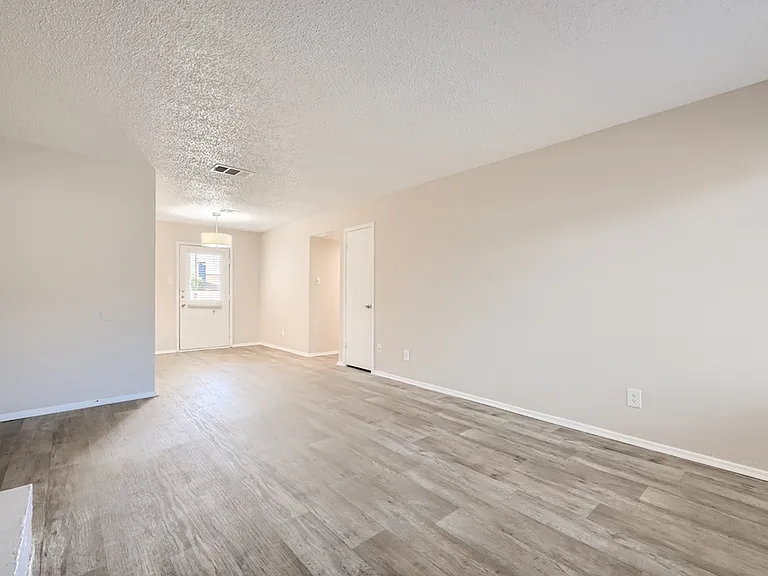 Rise Oak Creek — Photo 48