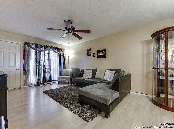 5th image of 8223 Glen Shadow Dr