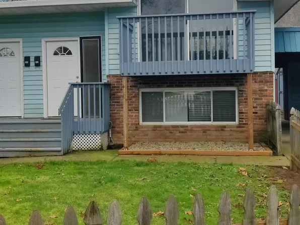 242 SE 3rd Ave, Canby, OR 97013