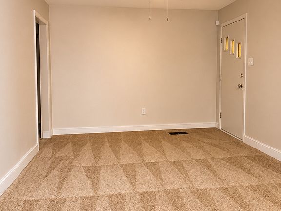 3rd image of 3122 Oak Forest Dr