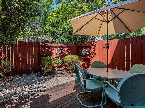 5th image of 1710 Township Cir