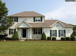 26998 Glenside Ln, Olmsted Township, OH