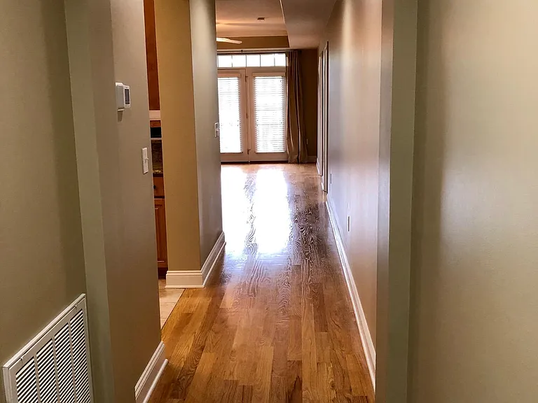 401 S Main St #204 — Photo 2