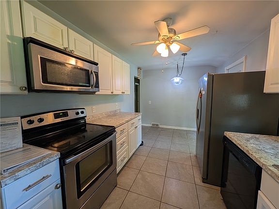 2nd image of 28 Ranch Village Ln