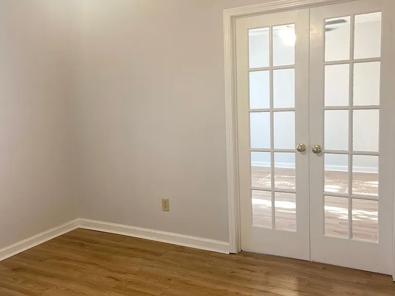 2422 Johnson Dr — Photo 10