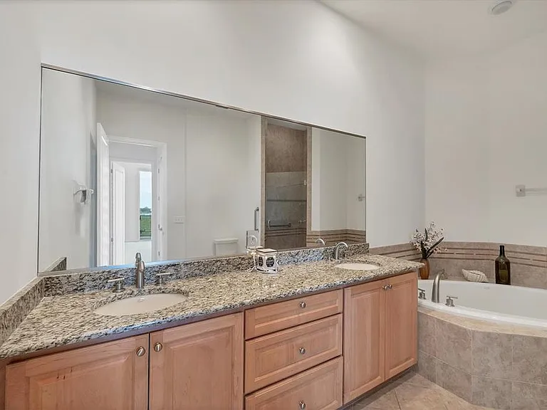 1375 Beach Rd #311 — Photo 20