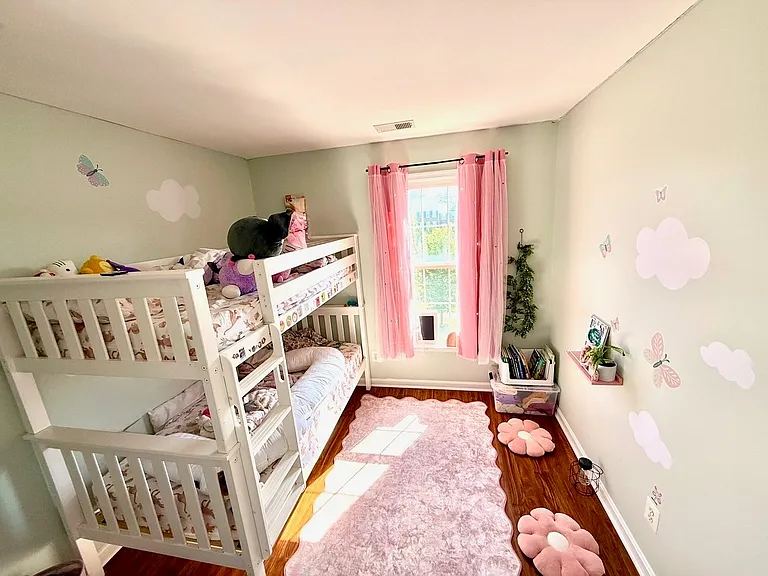 Kids bedroom 1